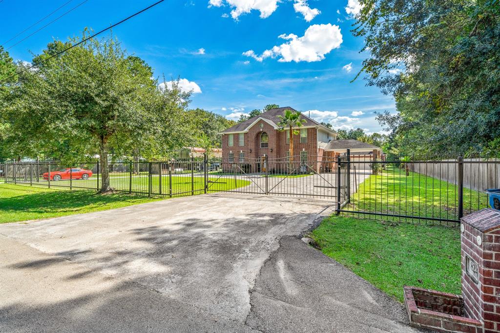 824 2 Magnolia Boulevard, New Caney, Texas 77357, 5 Bedrooms Bedrooms, 13 Rooms Rooms,3 BathroomsBathrooms,Single-family,For Sale,Magnolia,78848721