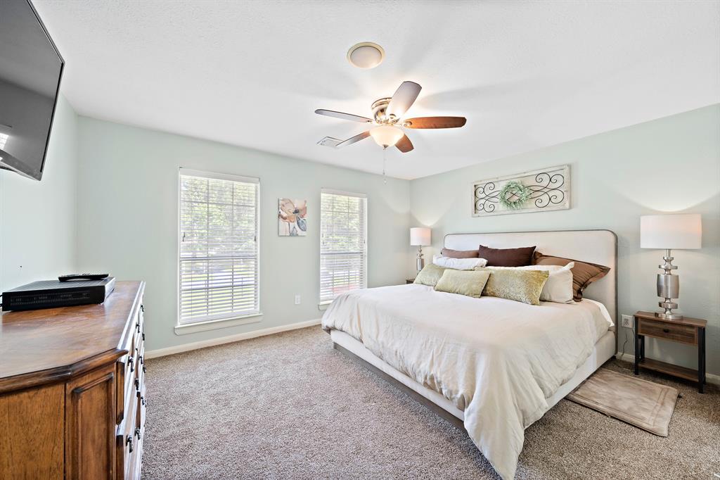 824 2 Magnolia Boulevard, New Caney, Texas 77357, 5 Bedrooms Bedrooms, 13 Rooms Rooms,3 BathroomsBathrooms,Single-family,For Sale,Magnolia,78848721