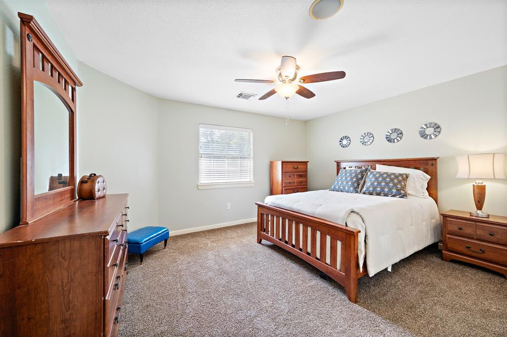 824 2 Magnolia Boulevard, New Caney, Texas 77357, 5 Bedrooms Bedrooms, 13 Rooms Rooms,3 BathroomsBathrooms,Single-family,For Sale,Magnolia,78848721