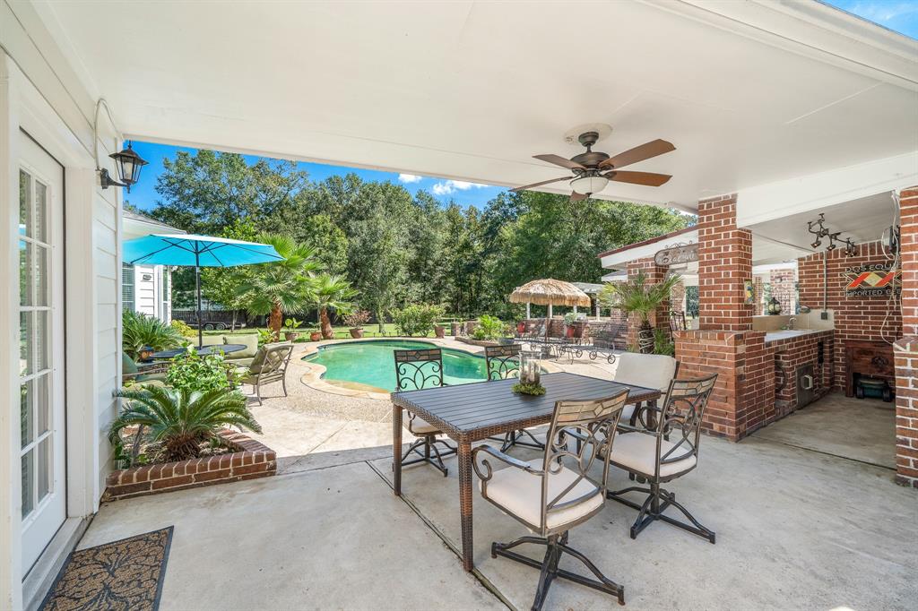 824 2 Magnolia Boulevard, New Caney, Texas 77357, 5 Bedrooms Bedrooms, 13 Rooms Rooms,3 BathroomsBathrooms,Single-family,For Sale,Magnolia,78848721