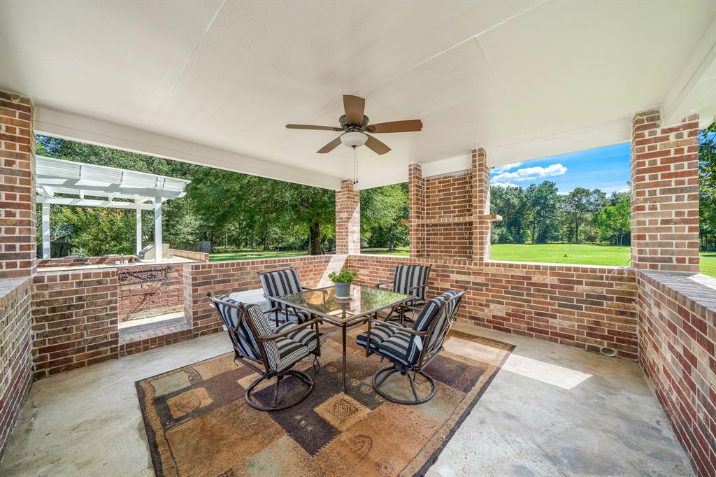 824 2 Magnolia Boulevard, New Caney, Texas 77357, 5 Bedrooms Bedrooms, 13 Rooms Rooms,3 BathroomsBathrooms,Single-family,For Sale,Magnolia,78848721