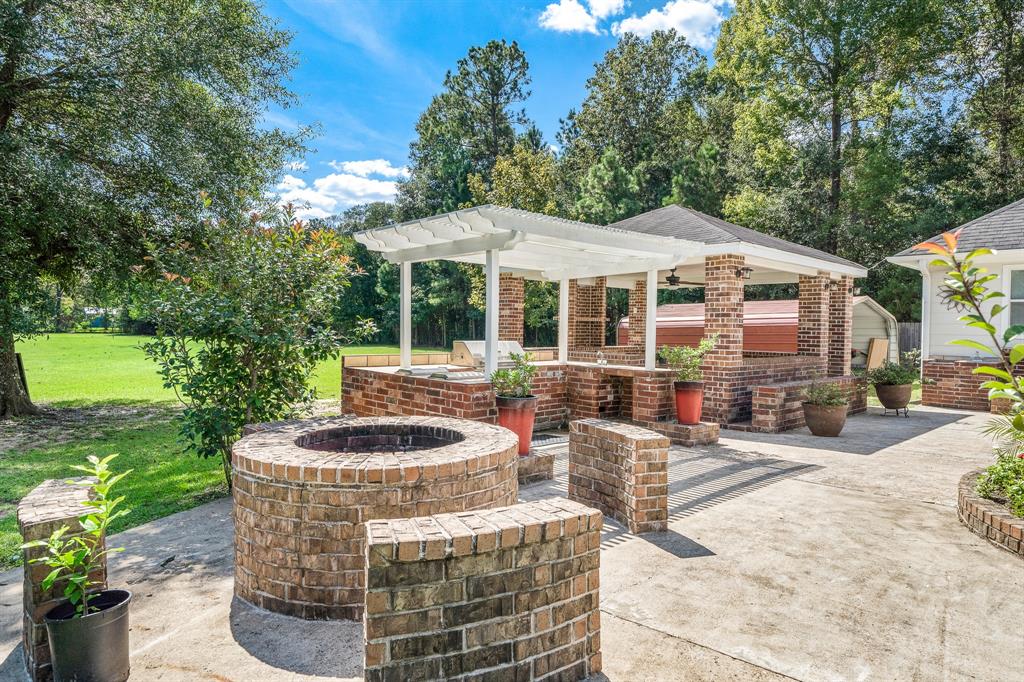 824 2 Magnolia Boulevard, New Caney, Texas 77357, 5 Bedrooms Bedrooms, 13 Rooms Rooms,3 BathroomsBathrooms,Single-family,For Sale,Magnolia,78848721