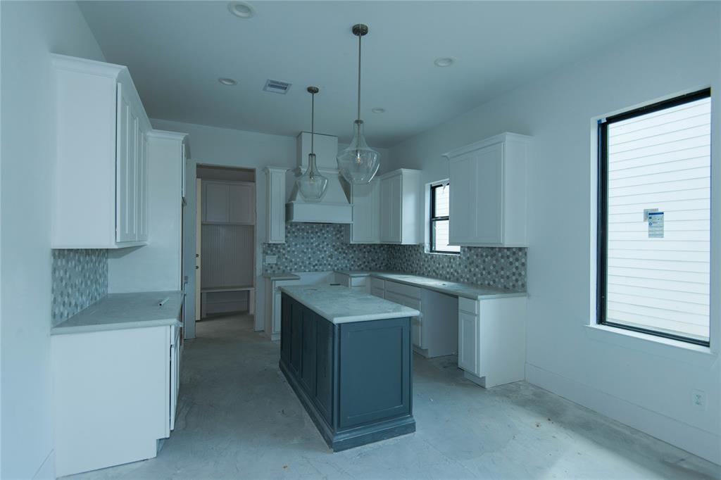 3503 2 Harvest Dance Drive, Houston, Texas 77008, 3 Bedrooms Bedrooms, 7 Rooms Rooms,2 BathroomsBathrooms,Single-family,For Sale,Harvest Dance,61268609