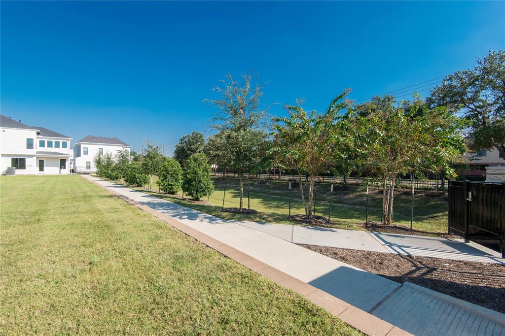 3503 2 Harvest Dance Drive, Houston, Texas 77008, 3 Bedrooms Bedrooms, 7 Rooms Rooms,2 BathroomsBathrooms,Single-family,For Sale,Harvest Dance,61268609