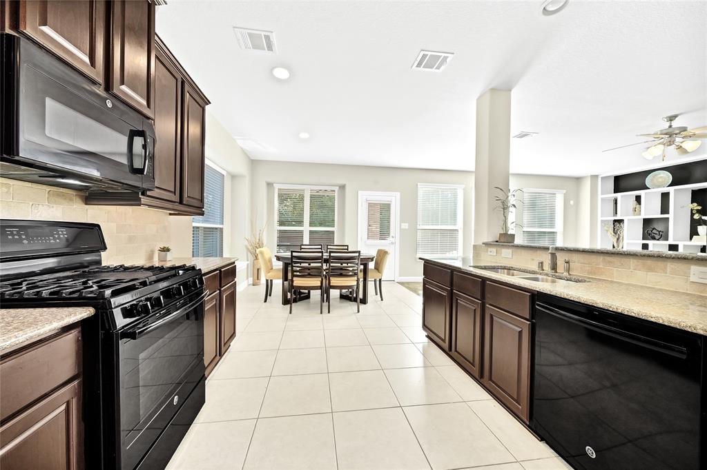 3210 2 Explorer Way, Conroe, Texas 77301, 4 Bedrooms Bedrooms, 4 Rooms Rooms,2 BathroomsBathrooms,Single-family,For Sale,Explorer,65401200