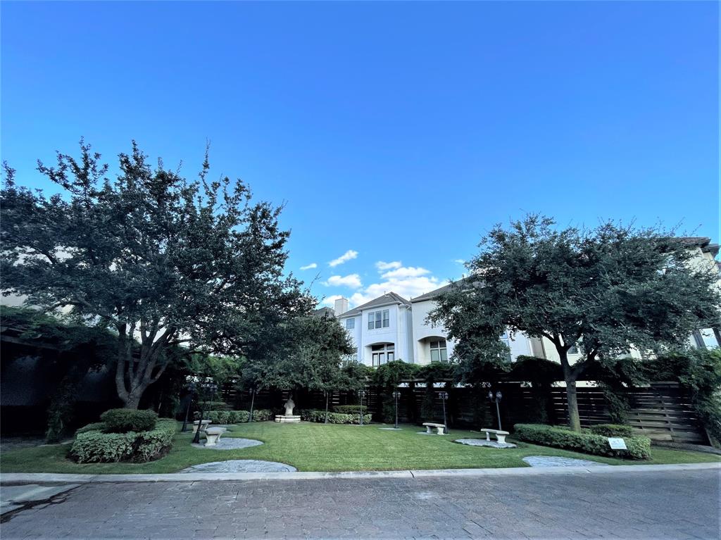 9614 3 Pemberton Trace, Houston, Texas 77025, 4 Bedrooms Bedrooms, 8 Rooms Rooms,3 BathroomsBathrooms,Single-family,For Sale,Pemberton,96521833