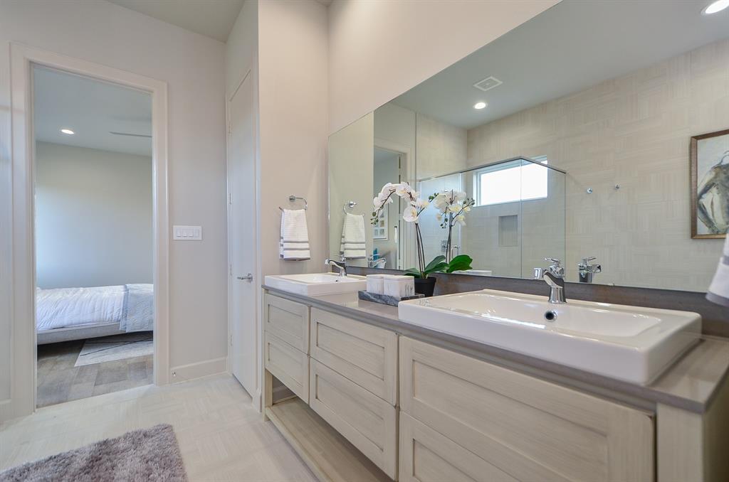 6827 2 Rocinante Lane Lane, Houston, Texas 77092, 4 Bedrooms Bedrooms, 9 Rooms Rooms,3 BathroomsBathrooms,Single-family,For Sale,Rocinante Lane,69520606