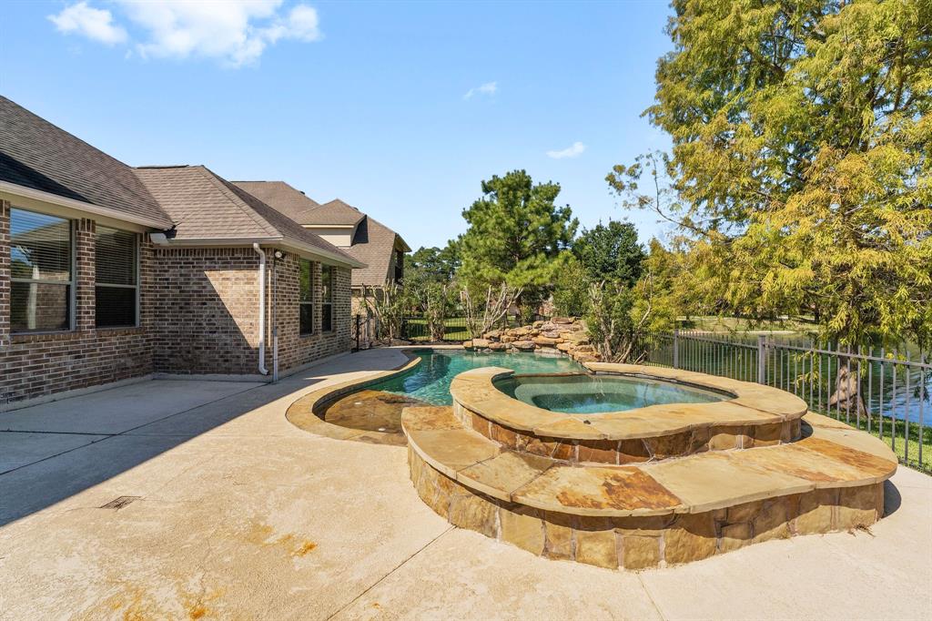 31226 2 Lakeview Bend Lane, Spring, Texas 77386, 4 Bedrooms Bedrooms, 11 Rooms Rooms,3 BathroomsBathrooms,Single-family,For Sale,Lakeview Bend,44450969