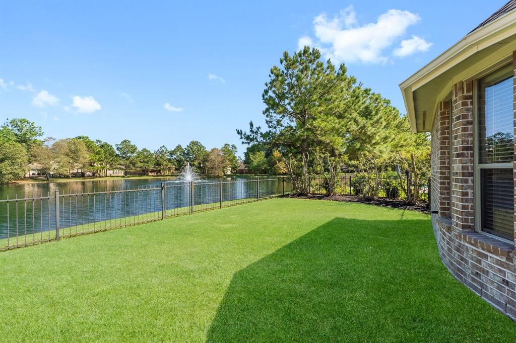 31226 2 Lakeview Bend Lane, Spring, Texas 77386, 4 Bedrooms Bedrooms, 11 Rooms Rooms,3 BathroomsBathrooms,Single-family,For Sale,Lakeview Bend,44450969