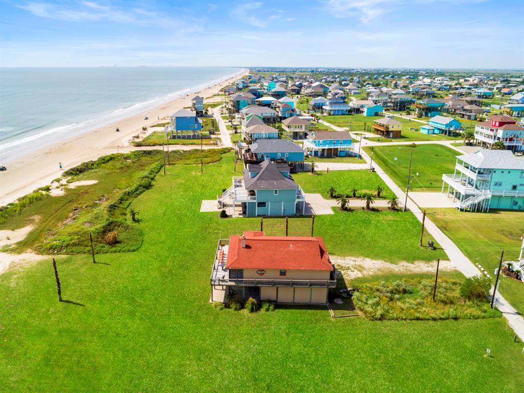 1988 1 Gulf, Crystal Beach, Texas 77650, 4 Bedrooms Bedrooms, 9 Rooms Rooms,2 BathroomsBathrooms,Single-family,For Sale,Gulf,30687978