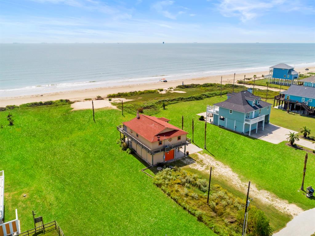 1988 1 Gulf, Crystal Beach, Texas 77650, 4 Bedrooms Bedrooms, 9 Rooms Rooms,2 BathroomsBathrooms,Single-family,For Sale,Gulf,30687978