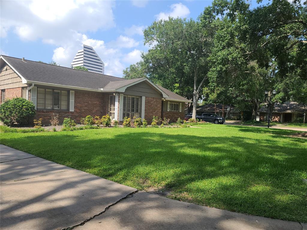 5667 1 Ella Lee Lane, Houston, Texas 77056, 3 Bedrooms Bedrooms, 9 Rooms Rooms,2 BathroomsBathrooms,Single-family,For Sale,Ella Lee,5412149