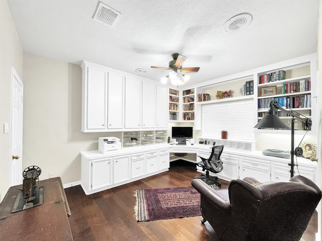 1803 1 Quiet Country Court, Houston, Texas 77345, 4 Bedrooms Bedrooms, 5 Rooms Rooms,2 BathroomsBathrooms,Single-family,For Sale,Quiet Country,87509158