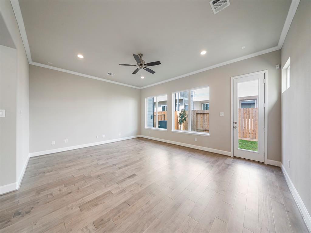 4806 2 Michaux Street, Houston, Texas 77009, 3 Bedrooms Bedrooms, 10 Rooms Rooms,2 BathroomsBathrooms,Single-family,For Sale,Michaux,87176556