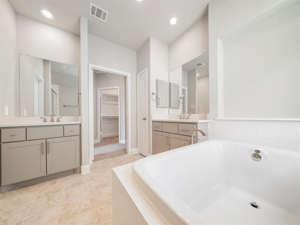 4806 2 Michaux Street, Houston, Texas 77009, 3 Bedrooms Bedrooms, 10 Rooms Rooms,2 BathroomsBathrooms,Single-family,For Sale,Michaux,87176556