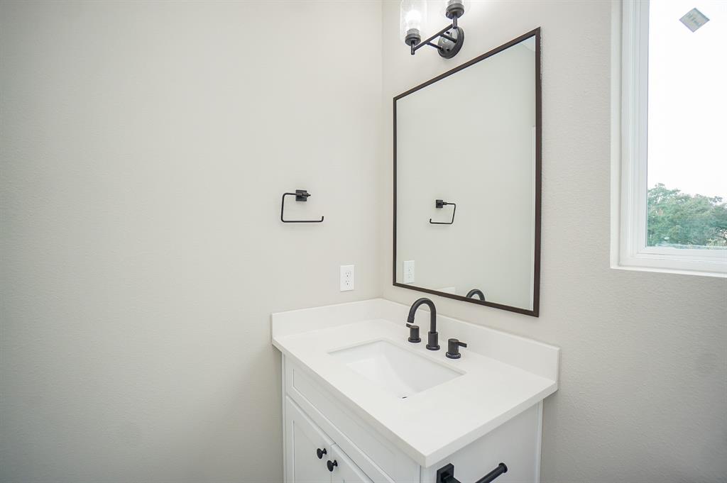 1439 3 25th Street, Houston, Texas 77008, 3 Bedrooms Bedrooms, 3 Rooms Rooms,3 BathroomsBathrooms,Single-family,For Sale,25th,86487249
