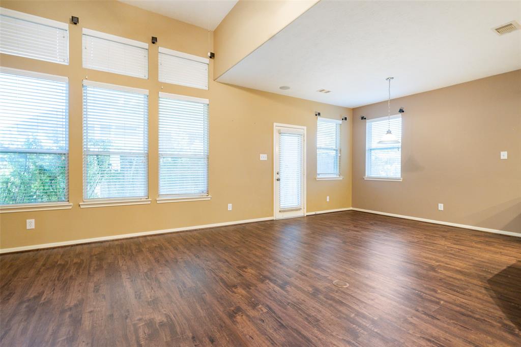 8211 2 Miramar Crest Court, Tomball, Texas 77375, 4 Bedrooms Bedrooms, 4 Rooms Rooms,2 BathroomsBathrooms,Single-family,For Sale,Miramar Crest,73290309