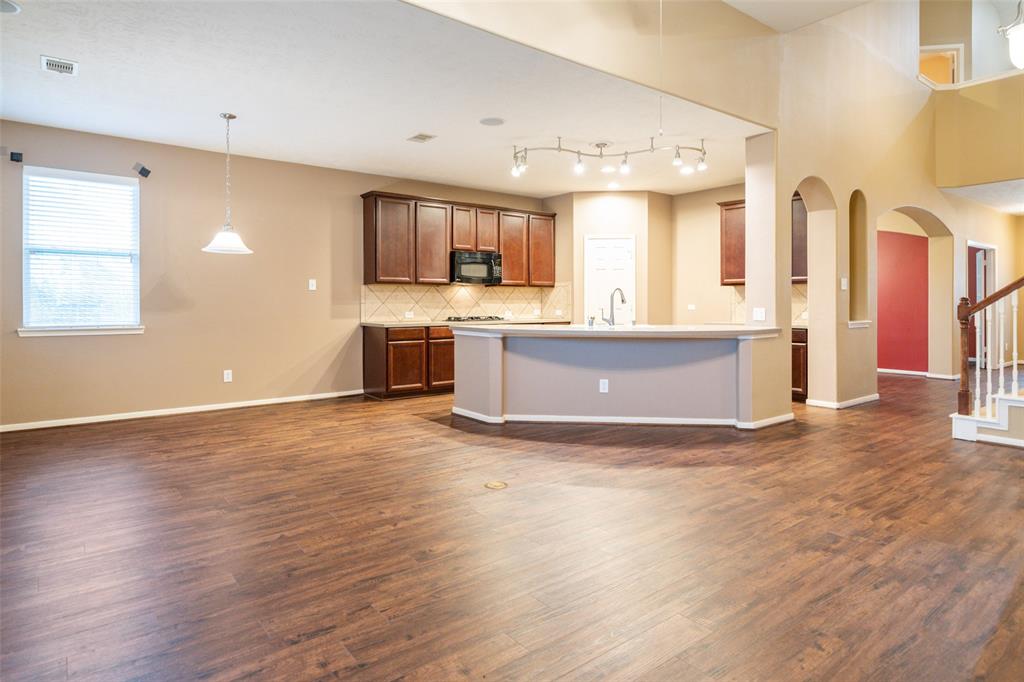 8211 2 Miramar Crest Court, Tomball, Texas 77375, 4 Bedrooms Bedrooms, 4 Rooms Rooms,2 BathroomsBathrooms,Single-family,For Sale,Miramar Crest,73290309