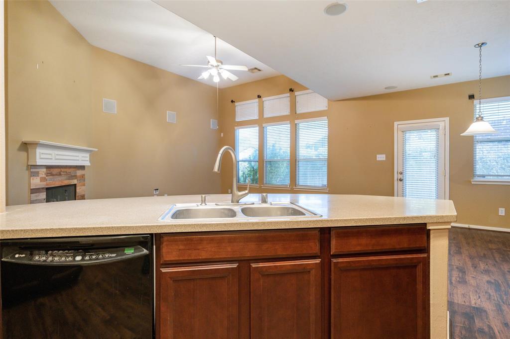 8211 2 Miramar Crest Court, Tomball, Texas 77375, 4 Bedrooms Bedrooms, 4 Rooms Rooms,2 BathroomsBathrooms,Single-family,For Sale,Miramar Crest,73290309