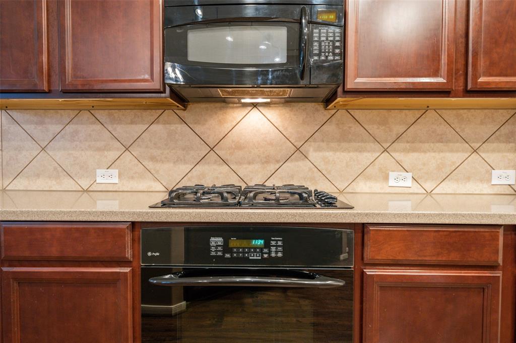 8211 2 Miramar Crest Court, Tomball, Texas 77375, 4 Bedrooms Bedrooms, 4 Rooms Rooms,2 BathroomsBathrooms,Single-family,For Sale,Miramar Crest,73290309