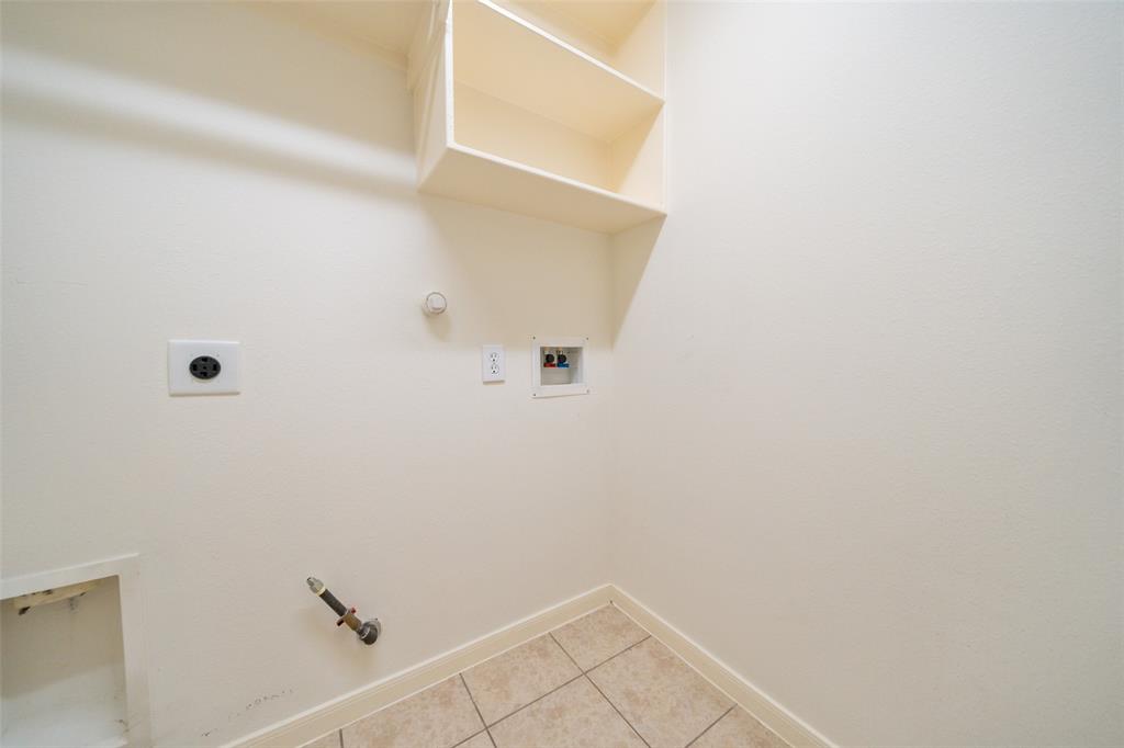 8211 2 Miramar Crest Court, Tomball, Texas 77375, 4 Bedrooms Bedrooms, 4 Rooms Rooms,2 BathroomsBathrooms,Single-family,For Sale,Miramar Crest,73290309