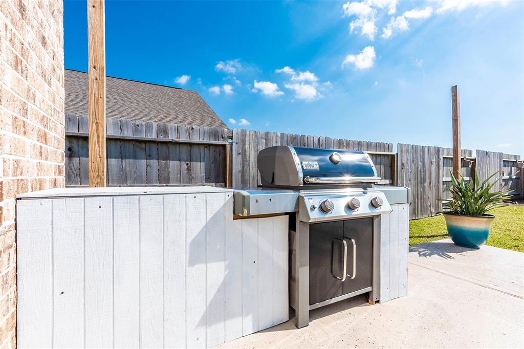12521 2 Grand Haven Drive, Texas City, Texas 77568, 4 Bedrooms Bedrooms, 9 Rooms Rooms,3 BathroomsBathrooms,Single-family,For Sale,Grand Haven,59151726