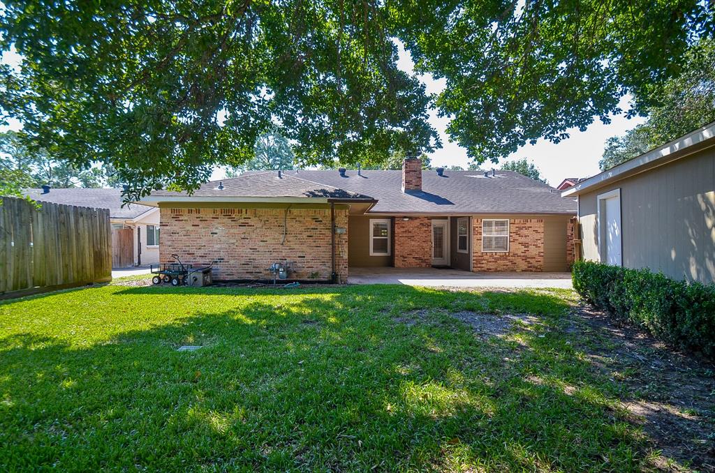 6110 1 Rutherglenn Drive, Houston, Texas 77096, 3 Bedrooms Bedrooms, 7 Rooms Rooms,2 BathroomsBathrooms,Single-family,For Sale,Rutherglenn,10863942