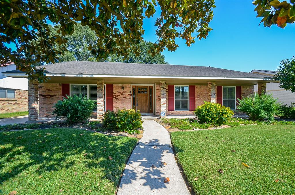 6110 1 Rutherglenn Drive, Houston, Texas 77096, 3 Bedrooms Bedrooms, 7 Rooms Rooms,2 BathroomsBathrooms,Single-family,For Sale,Rutherglenn,10863942