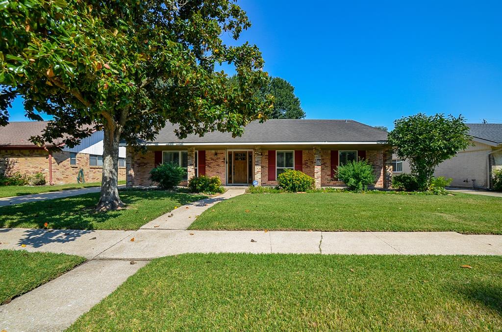 6110 1 Rutherglenn Drive, Houston, Texas 77096, 3 Bedrooms Bedrooms, 7 Rooms Rooms,2 BathroomsBathrooms,Single-family,For Sale,Rutherglenn,10863942