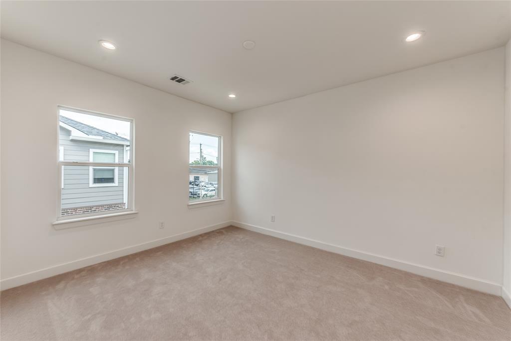 118 2 Sylvester Road, Houston, Texas 77009, 3 Bedrooms Bedrooms, 6 Rooms Rooms,2 BathroomsBathrooms,Single-family,For Sale,Sylvester,89228777