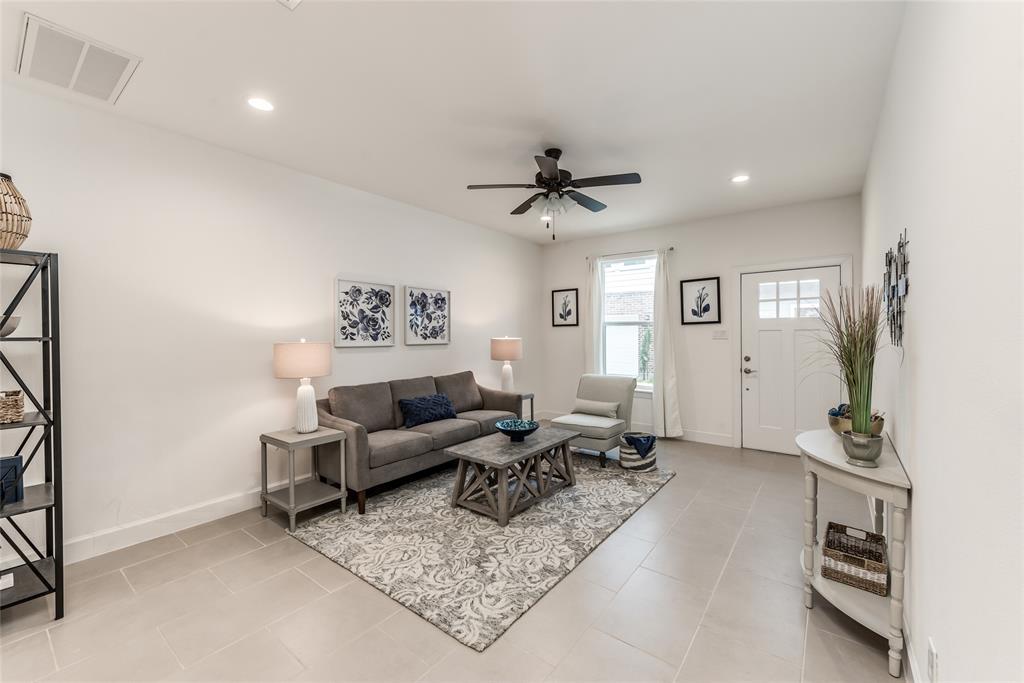 118 2 Sylvester Road, Houston, Texas 77009, 3 Bedrooms Bedrooms, 6 Rooms Rooms,2 BathroomsBathrooms,Single-family,For Sale,Sylvester,89228777