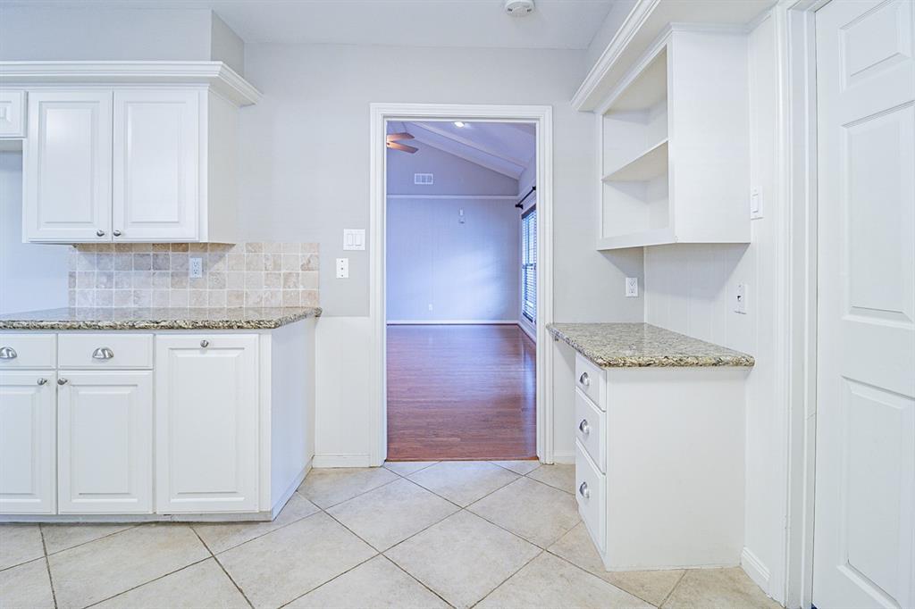 10043 1 Wickersham Lane, Houston, Texas 77042, 3 Bedrooms Bedrooms, 3 Rooms Rooms,2 BathroomsBathrooms,Single-family,For Sale,Wickersham,68106533