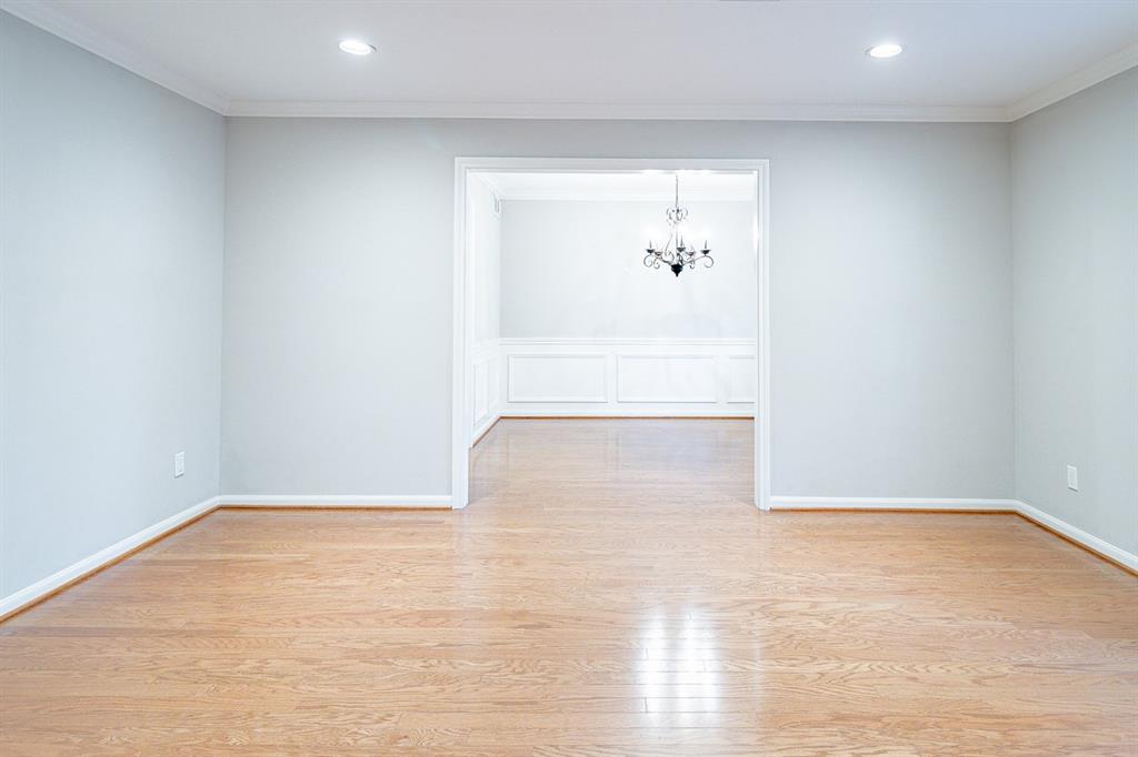 10043 1 Wickersham Lane, Houston, Texas 77042, 3 Bedrooms Bedrooms, 3 Rooms Rooms,2 BathroomsBathrooms,Single-family,For Sale,Wickersham,68106533