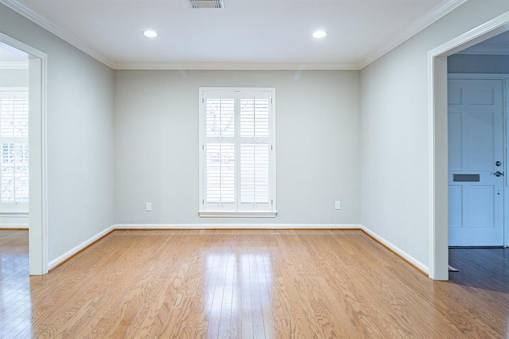 10043 1 Wickersham Lane, Houston, Texas 77042, 3 Bedrooms Bedrooms, 3 Rooms Rooms,2 BathroomsBathrooms,Single-family,For Sale,Wickersham,68106533