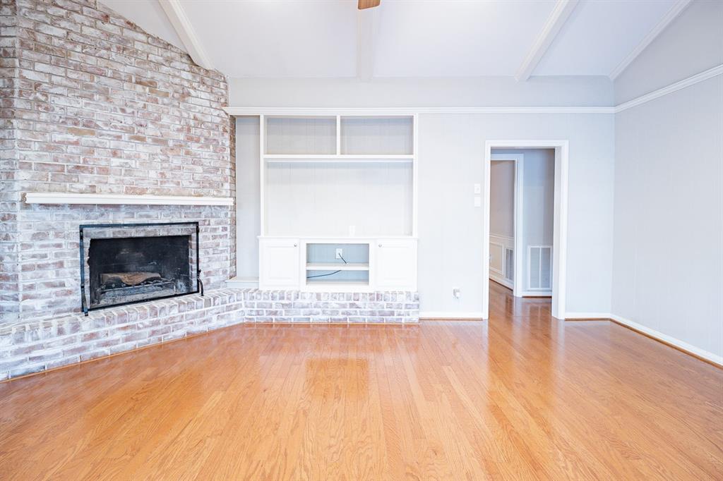 10043 1 Wickersham Lane, Houston, Texas 77042, 3 Bedrooms Bedrooms, 3 Rooms Rooms,2 BathroomsBathrooms,Single-family,For Sale,Wickersham,68106533