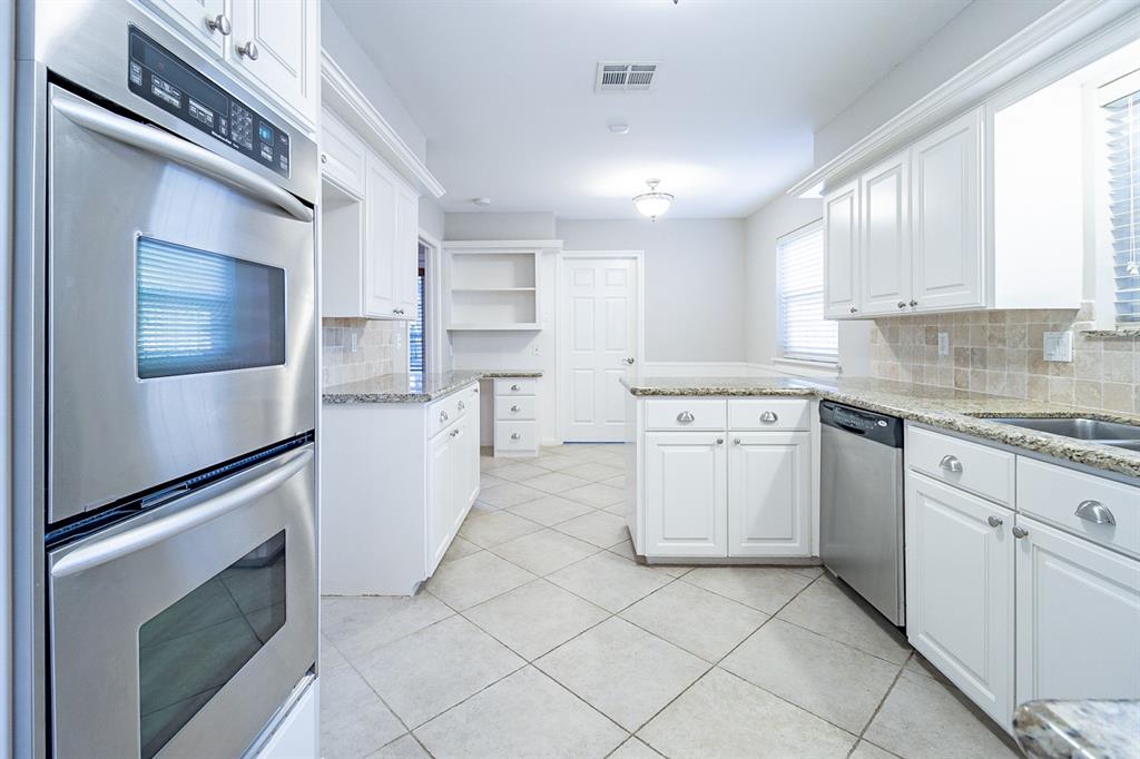 10043 1 Wickersham Lane, Houston, Texas 77042, 3 Bedrooms Bedrooms, 3 Rooms Rooms,2 BathroomsBathrooms,Single-family,For Sale,Wickersham,68106533