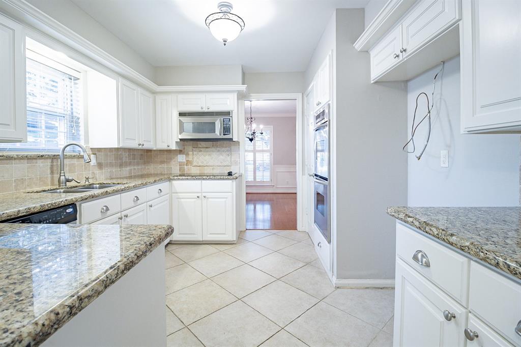 10043 1 Wickersham Lane, Houston, Texas 77042, 3 Bedrooms Bedrooms, 3 Rooms Rooms,2 BathroomsBathrooms,Single-family,For Sale,Wickersham,68106533