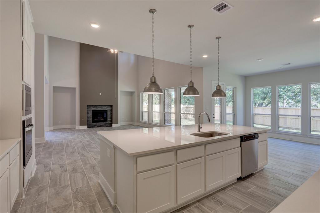 115 2 Keechie Creek Court, Conroe, Texas 77304, 4 Bedrooms Bedrooms, 17 Rooms Rooms,3 BathroomsBathrooms,Single-family,For Sale,Keechie Creek,55728643