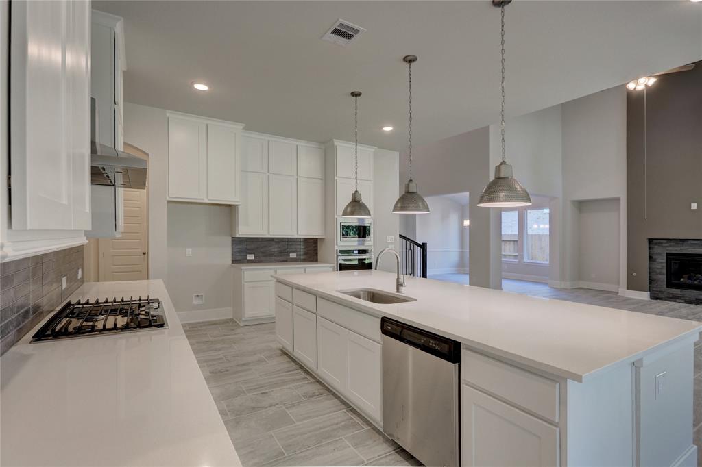 115 2 Keechie Creek Court, Conroe, Texas 77304, 4 Bedrooms Bedrooms, 17 Rooms Rooms,3 BathroomsBathrooms,Single-family,For Sale,Keechie Creek,55728643