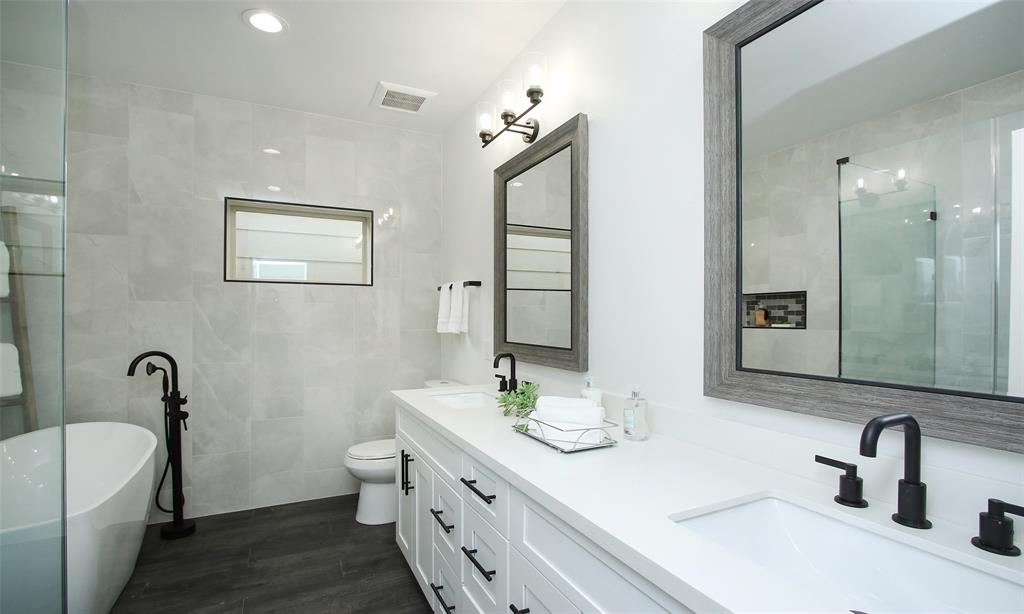 6741 2 Calhoun Road, Houston, Texas 77021, 3 Bedrooms Bedrooms, 10 Rooms Rooms,3 BathroomsBathrooms,Single-family,For Sale,Calhoun,60372580