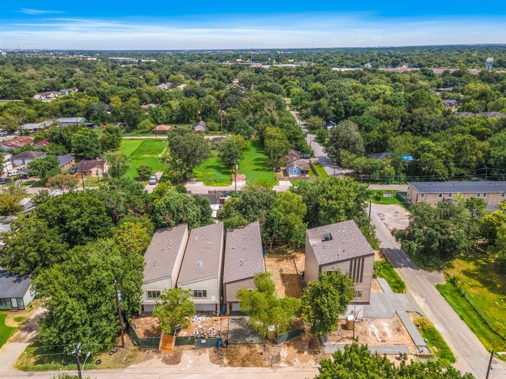 6741 2 Calhoun Road, Houston, Texas 77021, 3 Bedrooms Bedrooms, 10 Rooms Rooms,3 BathroomsBathrooms,Single-family,For Sale,Calhoun,60372580