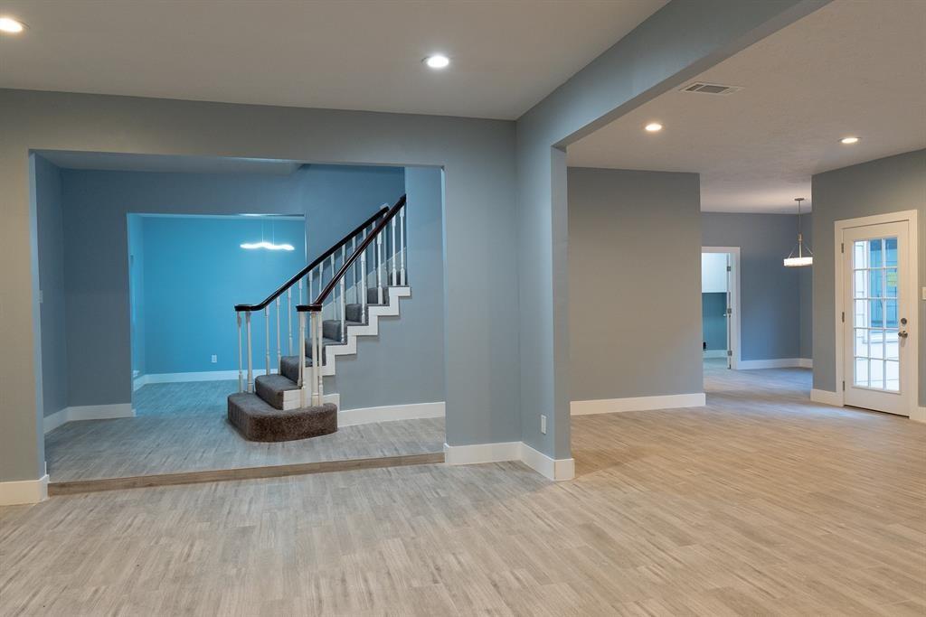 15730 2 Walkwood Drive, Houston, Texas 77079, 4 Bedrooms Bedrooms, 10 Rooms Rooms,2 BathroomsBathrooms,Single-family,For Sale,Walkwood,52649651