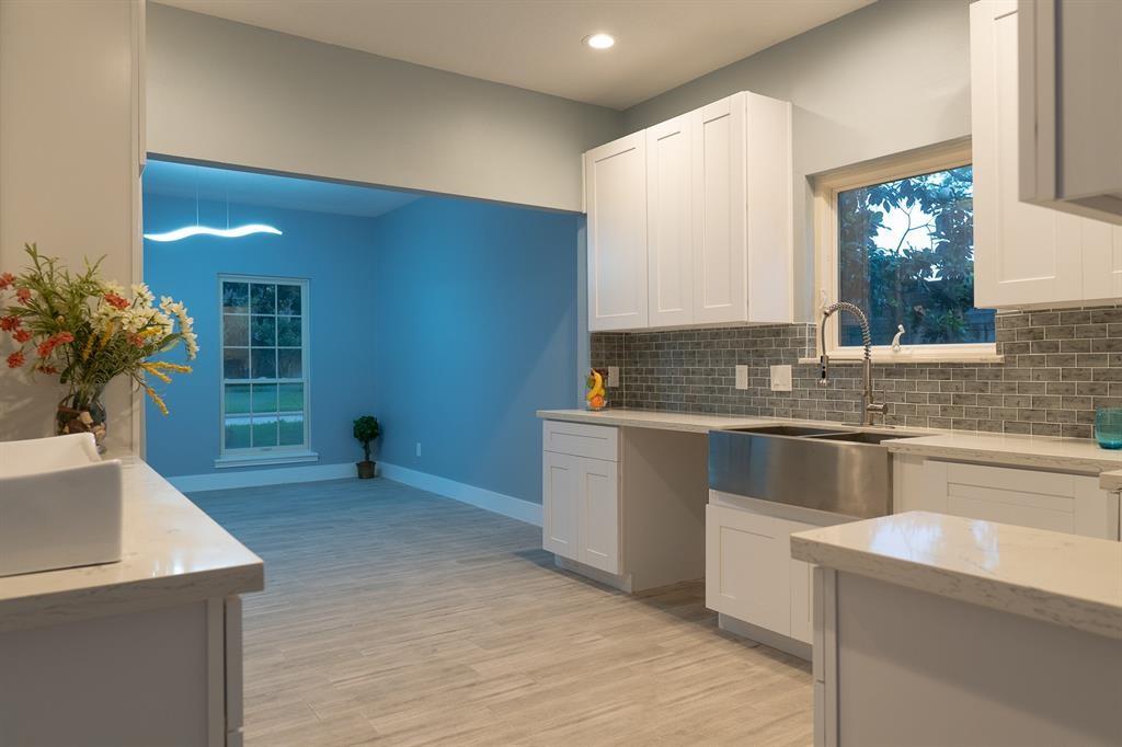 15730 2 Walkwood Drive, Houston, Texas 77079, 4 Bedrooms Bedrooms, 10 Rooms Rooms,2 BathroomsBathrooms,Single-family,For Sale,Walkwood,52649651