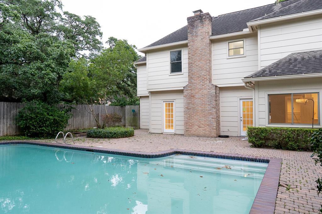 15730 2 Walkwood Drive, Houston, Texas 77079, 4 Bedrooms Bedrooms, 10 Rooms Rooms,2 BathroomsBathrooms,Single-family,For Sale,Walkwood,52649651