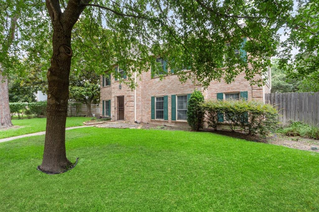 15730 2 Walkwood Drive, Houston, Texas 77079, 4 Bedrooms Bedrooms, 10 Rooms Rooms,2 BathroomsBathrooms,Single-family,For Sale,Walkwood,52649651