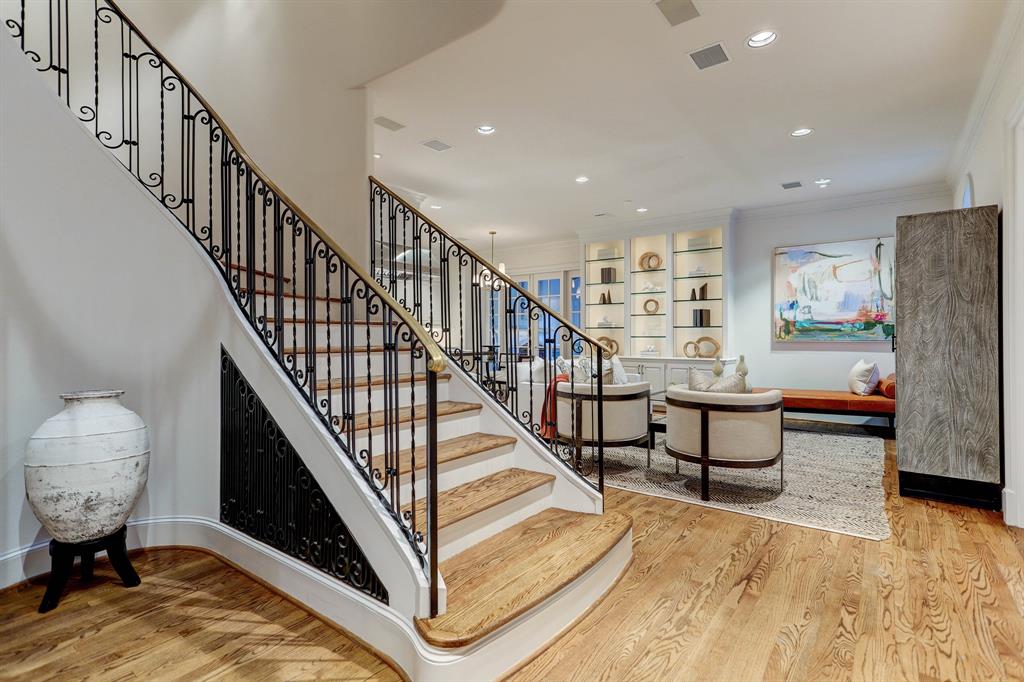 14 3 Eaton Square, Houston, Texas 77027, 3 Bedrooms Bedrooms, 10 Rooms Rooms,5 BathroomsBathrooms,Single-family,For Sale,Eaton,66322726