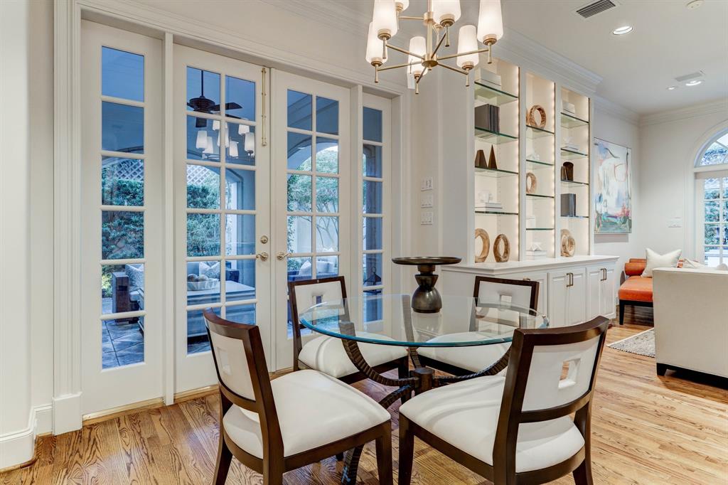 14 3 Eaton Square, Houston, Texas 77027, 3 Bedrooms Bedrooms, 10 Rooms Rooms,5 BathroomsBathrooms,Single-family,For Sale,Eaton,66322726