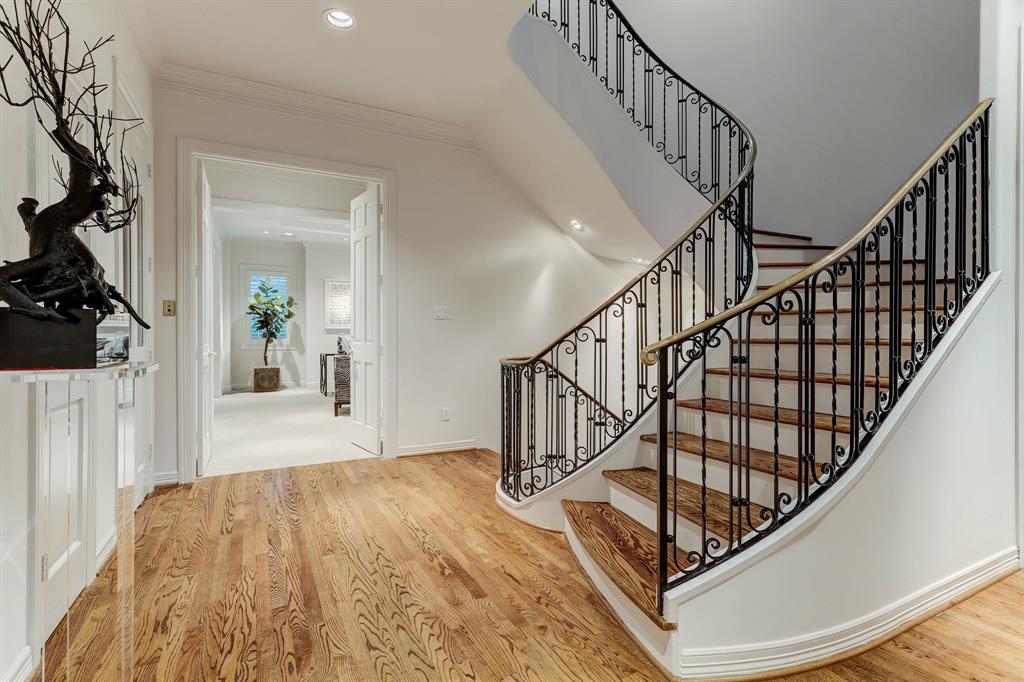 14 3 Eaton Square, Houston, Texas 77027, 3 Bedrooms Bedrooms, 10 Rooms Rooms,5 BathroomsBathrooms,Single-family,For Sale,Eaton,66322726