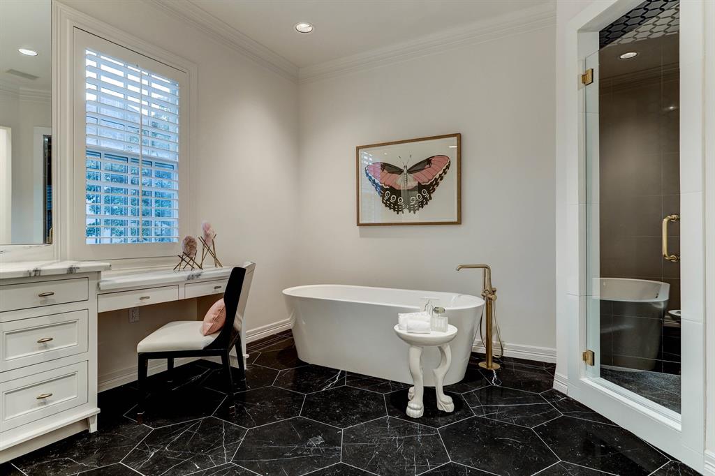 14 3 Eaton Square, Houston, Texas 77027, 3 Bedrooms Bedrooms, 10 Rooms Rooms,5 BathroomsBathrooms,Single-family,For Sale,Eaton,66322726