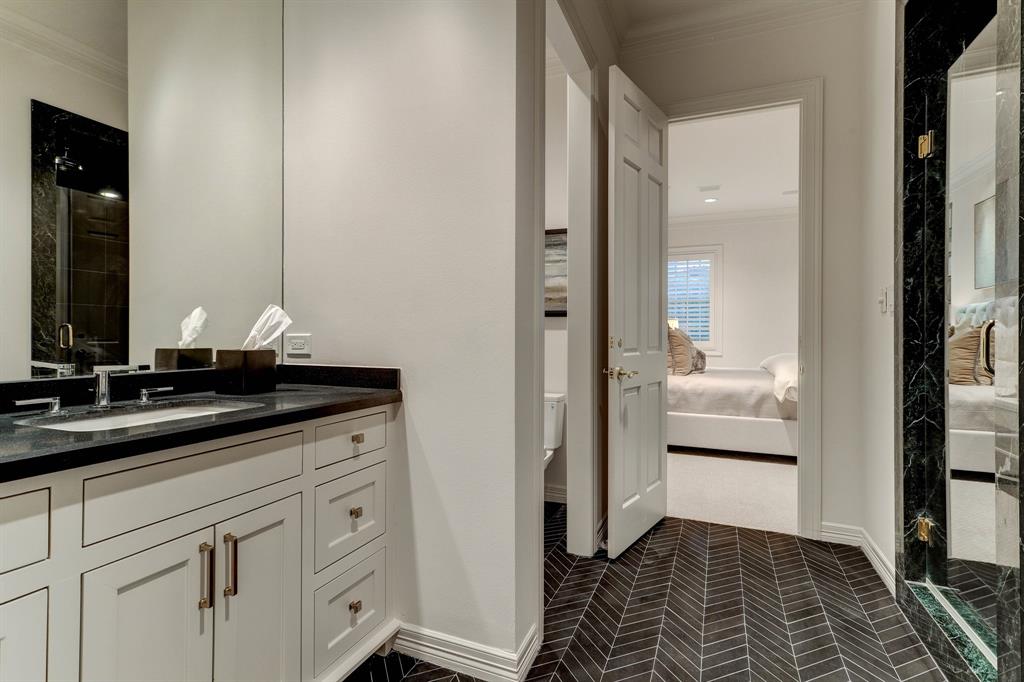 14 3 Eaton Square, Houston, Texas 77027, 3 Bedrooms Bedrooms, 10 Rooms Rooms,5 BathroomsBathrooms,Single-family,For Sale,Eaton,66322726